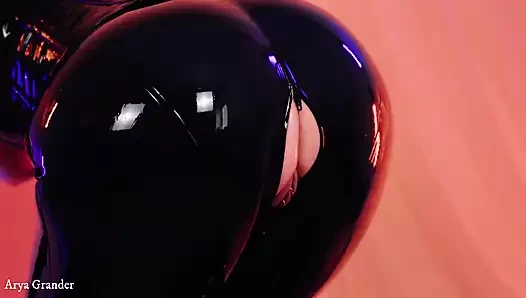 Orta yaşlı seksi kadın fetiş modeli Arya Grander'in lateks lastik kedi kıyafeti derleme videosu