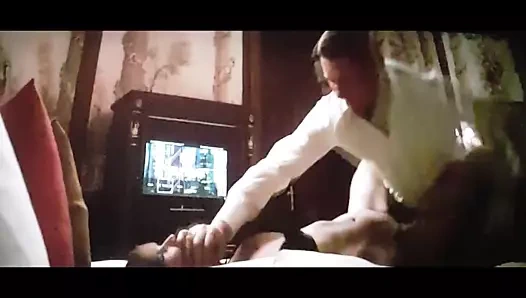 Jennifer Lawrence kırmızı serçe