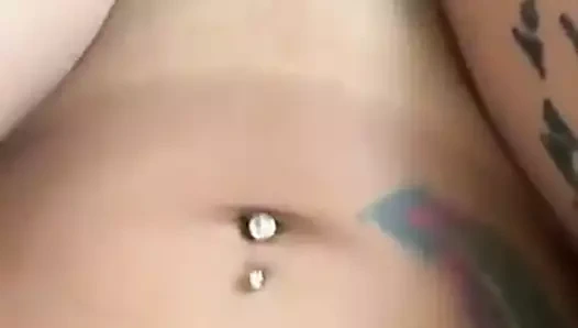 esmer yavruyu bacak omza almis sikiyor