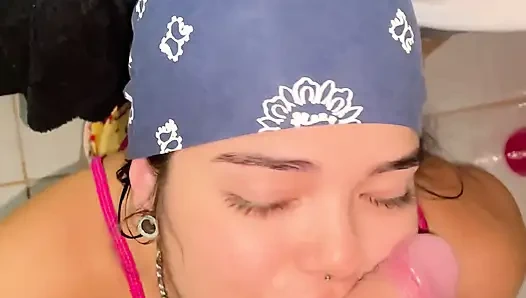 Konu mükemmel sakso ve ateşli oturma söz konusu olduğunda şaka yapmıyor - boşalmanın içeride olması gerekiyordu