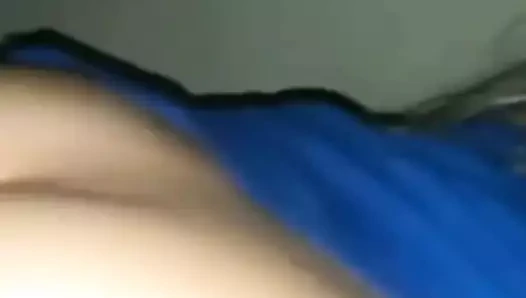 Açık havada bir nehirde bir yabancı canımı acıtıyor