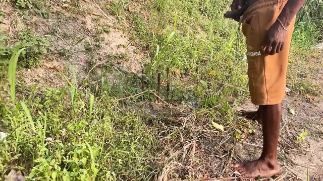 Spor salonunun içinde sert domaltarak