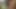 Junge Brünette masturbiert mit lila Dildo im Freien