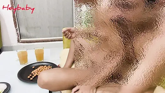 Mutlu Holi - Ateşli Kız Arkadaşla Holi Partisi- 4K Video