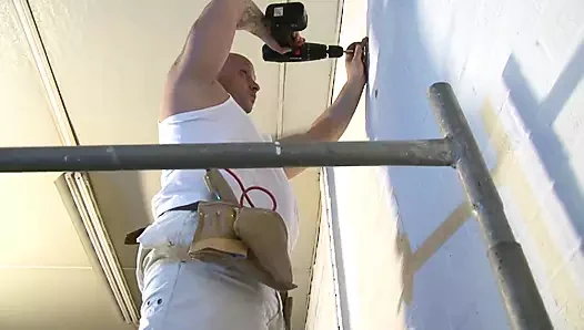 Çarpıcı orta yaşlı seksi kadın eva may ve sven de cauter sert sikiş sahnesinde