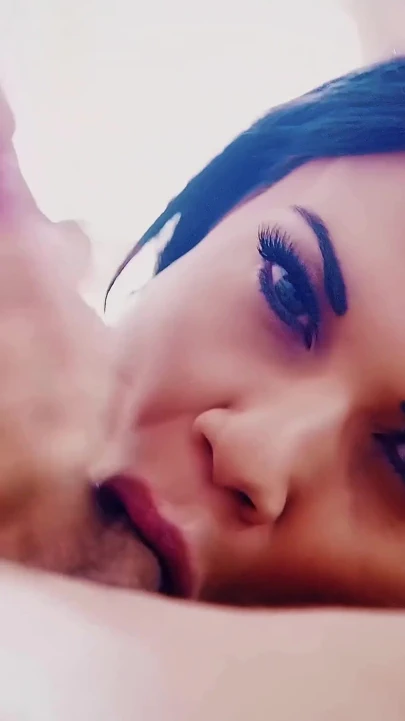 Jasmine Jae ve Tamara Grace yaşayan oyuncakları Olan Eşanlam'ı kullanıyor