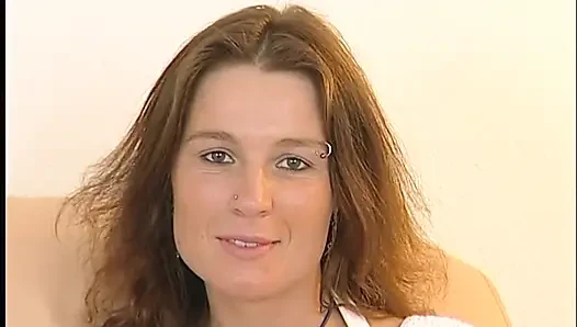 Güzel esmer bebek oyuncu seçmelerinde amını oynuyor