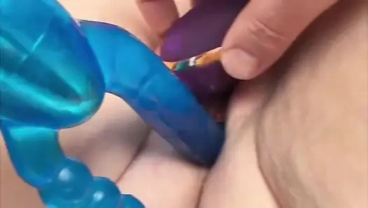 Amatör orta yaşlı seksi kadın Bay Hardon'dan yeni oyuncaklar alıyor - anal ve dp eğitimi bugün başlıyor!