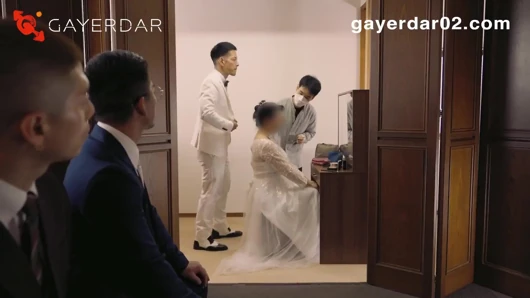 Gd-010 Sneaking a Look for the Groom to Relive Those Warm and Happy Time