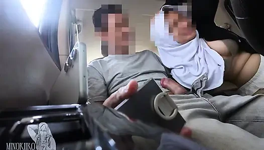 Tesettürlü baldızım geç kalıyor, ona yardım etmek için bana bir araba sakso çekiyor - minokiiko