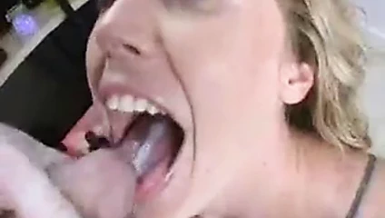 Kıvırcık sarışın