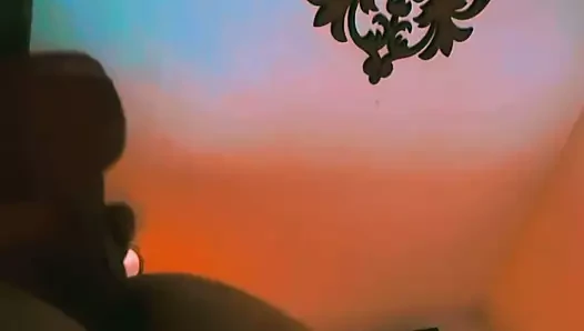 Boşalana kadar götümü sikiyorum