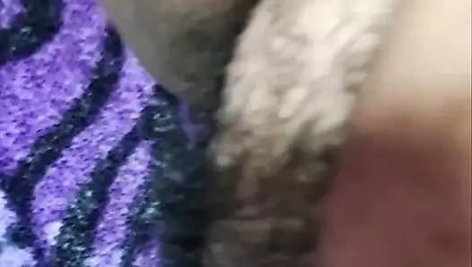 Kıllı amcık mastürbasyonu havuç yuvarlanıyor