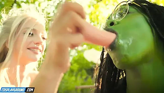 Ana Foxxx dev yeşil dildoyla Kenna James'i sikiyor ve birlikte boşalıyorlar, kötü porno cosplay parodi