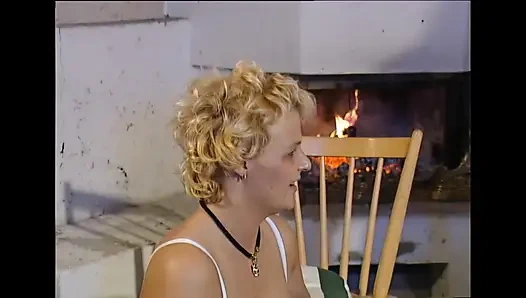 Zanaatkar işerken sikişmeli ve izlemelisiniz sonra boşalıyor.