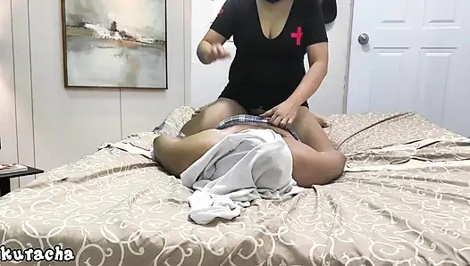 Geleneksel masaj fantezi masajı büyük memeli yağ masajı vücuduna