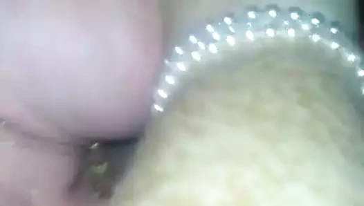 grosse pute qui suce ma grosse bite et avale jus