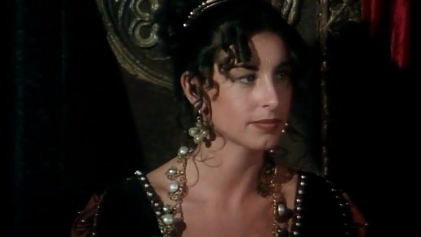 Three busty ladies ask their king to screw their cunts