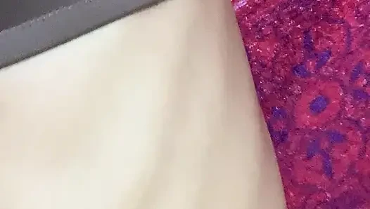 Küçük üvey kız kardeşim mutfakta ilk kez onu sikmemi ve içime boşalmamı istiyor.