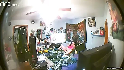 Yüzük kamerasında yüz zamanı seks yaparken yakalandı