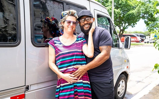 Büyük memeli olgun minibüsümde sert anal sikiliyor