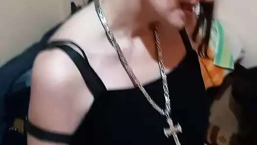 Bir Qween sanatın görünmesini ve daha iyi orijinal tüm mutluluğu gördüğünü söyleyince. Bölüm 3