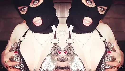 Güzel dudaklı seksi gangsterler tarafından ev sahipliği yapıyor!