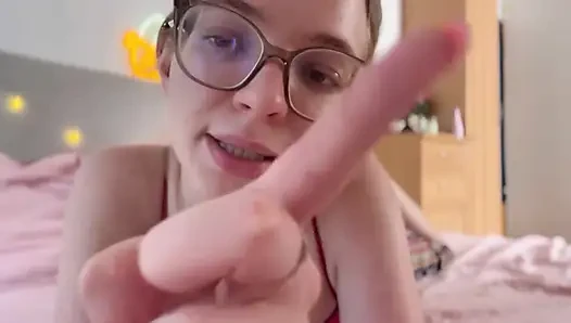 Fısıldayan aşağılayıcı kelimeler asmr