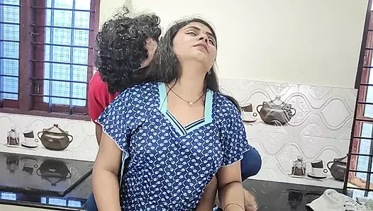 Vaishnavy ve Sharun Raj'ın seks ile mutfakta gecelik romantizmi, Mallu çift gecelik seks, mutfakta seks romantizmi, mutfakta mallu seks