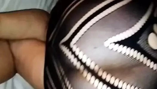 Twerk götünü sallıyor