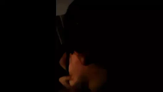 Svrsavanje komsinici na sisetine