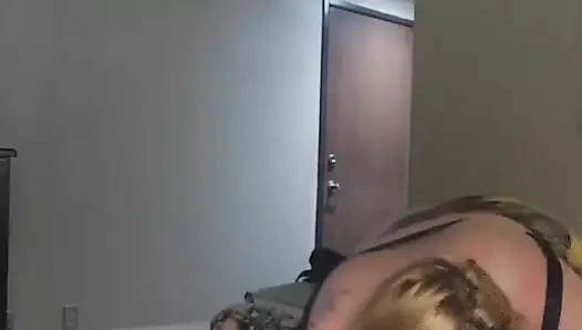 Sürtük evli kadın için sikişme eğlencesi