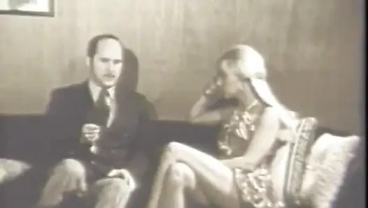 Sarışın minyon nostaljik amcık siyah ve beyaz yalıyor