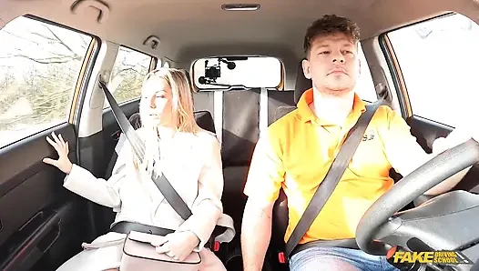 Sahte sürücü kursu - yol öfkesi ve ardından sert sikiş, şanslı arı yüze boşalmayı bekleyemiyor