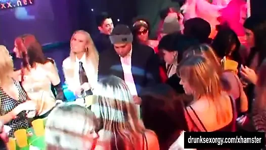 Orospular kumarhane partisinde yarak alır