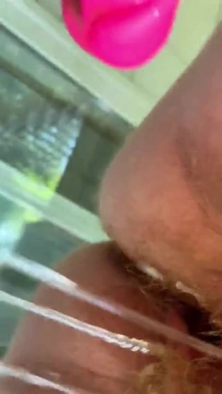 Backyard kıllı kedi fışkırtma