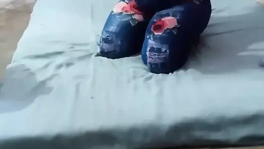 Tek başına çok fazla arzu var