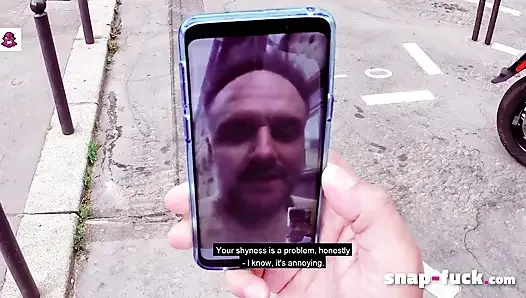 Yaramaz küçük Flora için edepsiz sikiş randevusı!