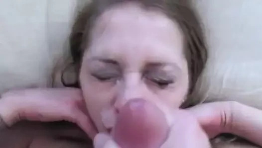 Bazı sevimli fahişelerin yüz derleme kremalı alma