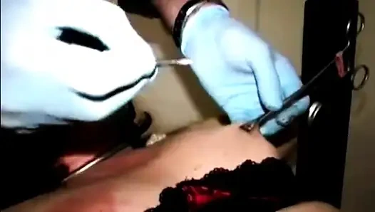 Dövmeli ve pirsingli - pirsingli ve dövmeli alt ve emo hatunlar