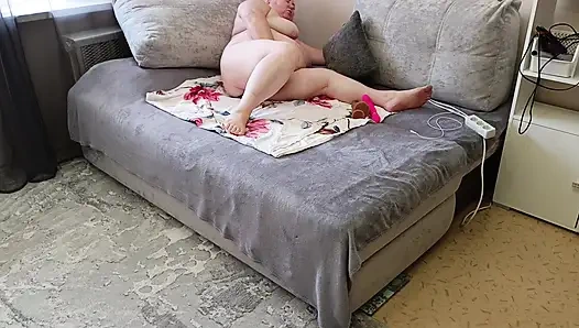 Üvey anne büyük göğüslerini kıllı amını ve götünü gösterdi