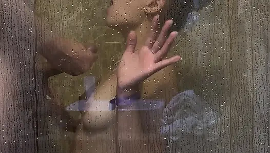 Aşık gerçek bir çiftten duşta sabah tutkulu seks