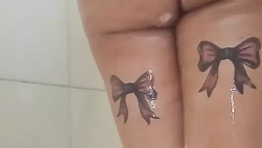 Duşta bana yardım et