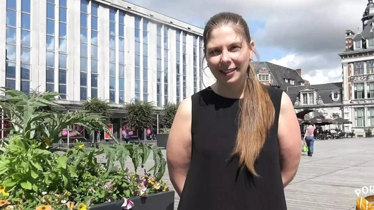 alice sıcak MİLF gider vahşi ile iki dicks