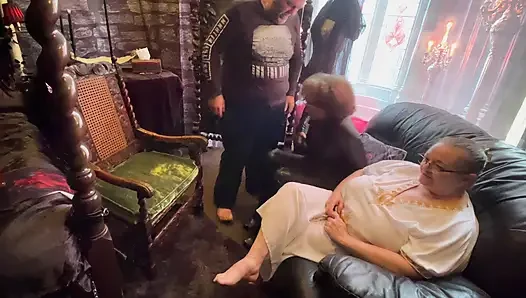 Bölüm 1:- Çiftlerle blackberrymilf öğretmek. Şaplak, aşağılama, oral ve seks!