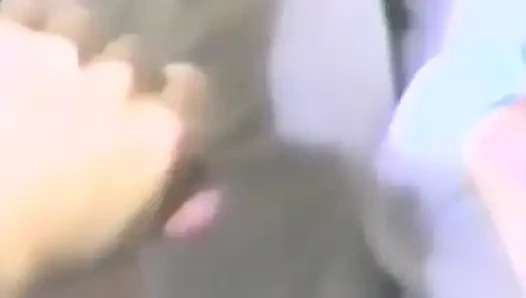 Yarağa aç esmer derinden emmeyi seviyor