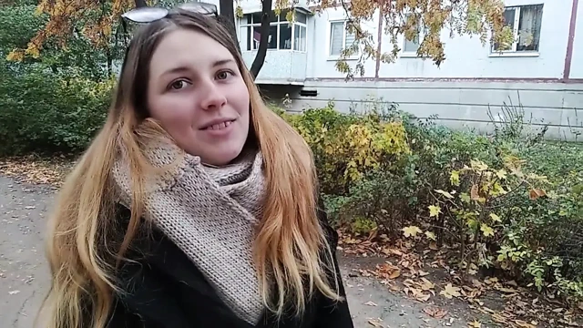 Üniversiteli bir kızı girişte siktim