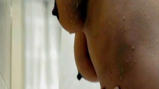 Bijou phillips hamile içinde the duş