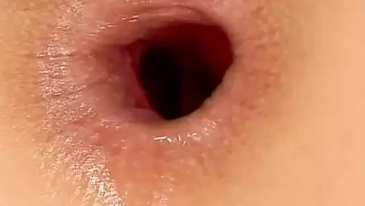 Karanlık saçlı Alman milf hoş kendini ile ona oyuncaklar