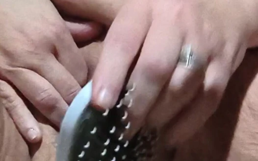 Kıllı çalısıyla fırça sikiyor